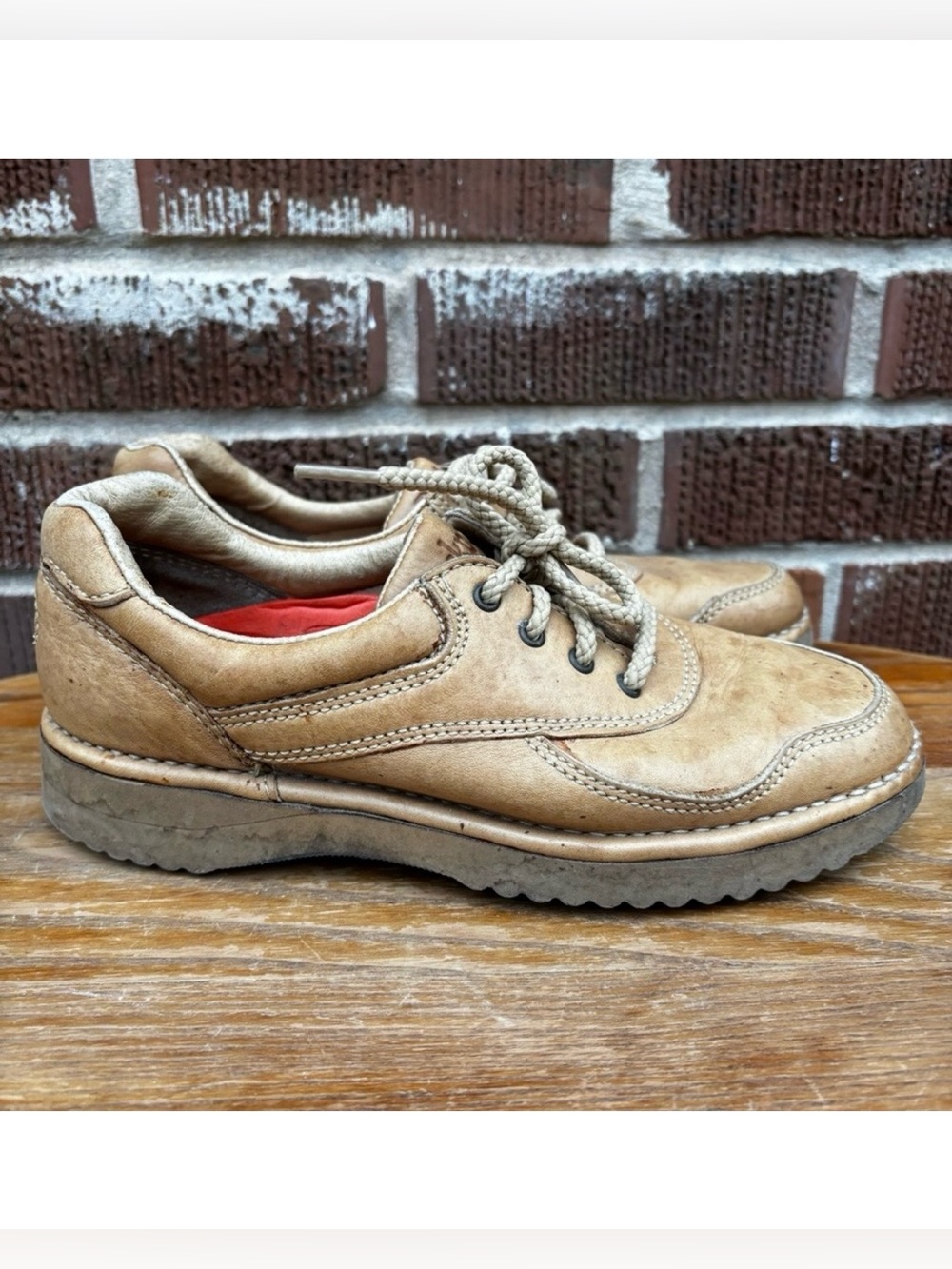 Roc Sports Women’s 6.5 tan leather vibram morfllex casual walking shoes